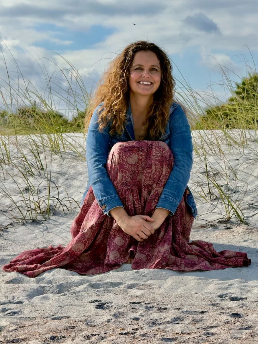 Megan Azevedo, MSW in therapeutic setting providing couples counseling