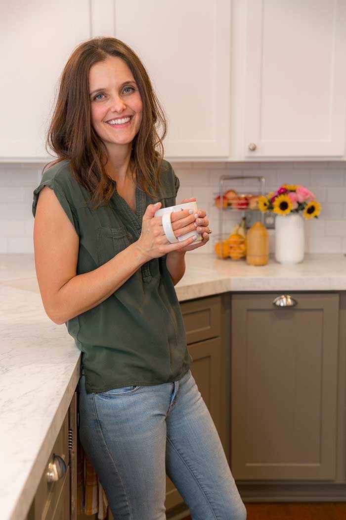 Megan Azevedo, MSW in therapeutic setting providing couples counseling
